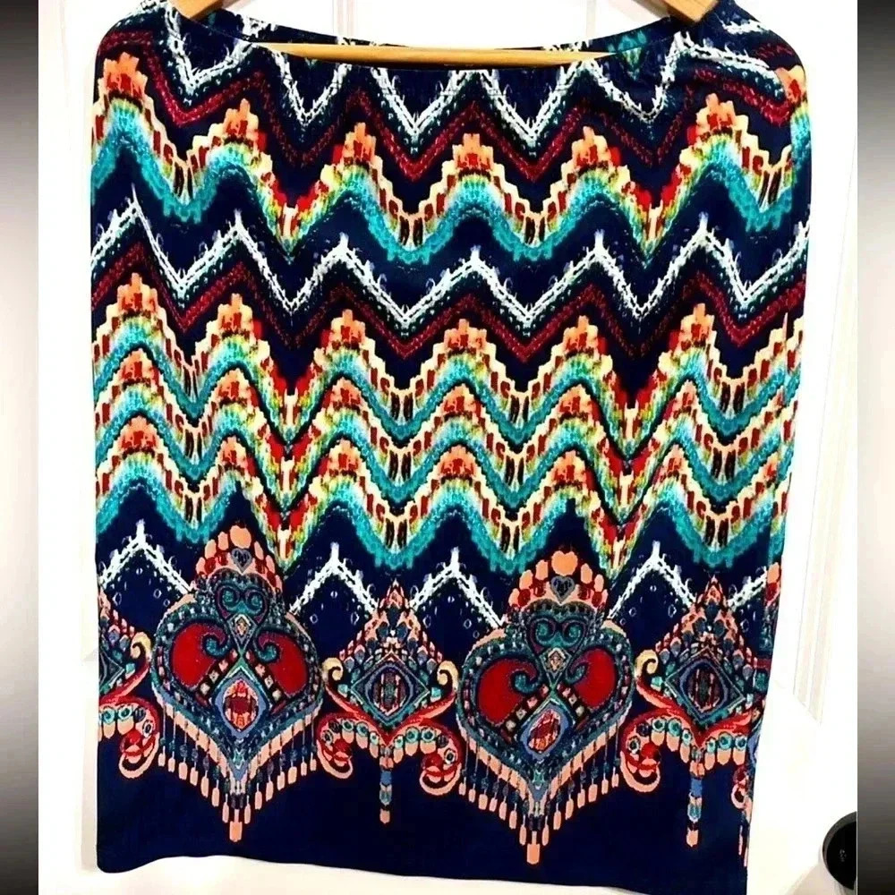 Sunny Leigh boho pull on knee length skirt. Size Medium. Add a tank or t…